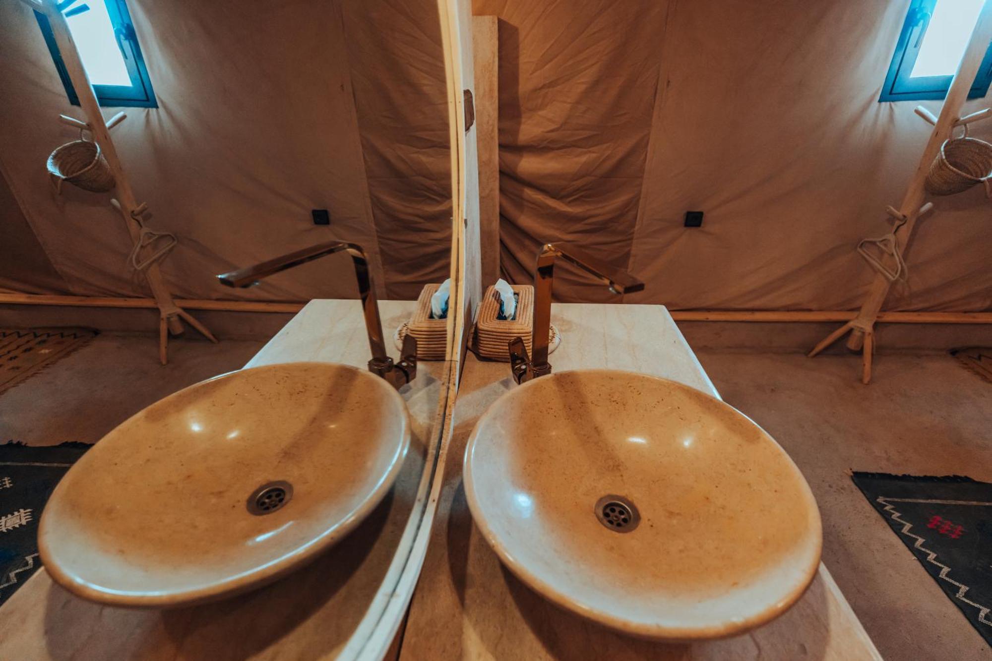 Merzouga Royal Camp Экстерьер фото